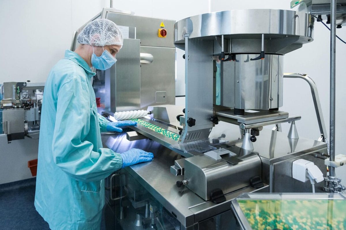 Pharmaceutical-industry-man-working Pharmaceutical industry man working